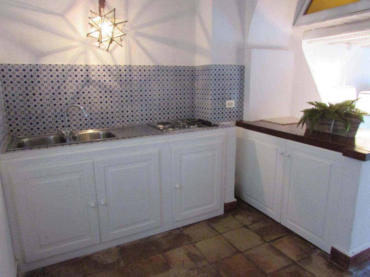 Rifugio Dei Tre Pini Guest House คาสเตลโมลา ภายนอก รูปภาพ